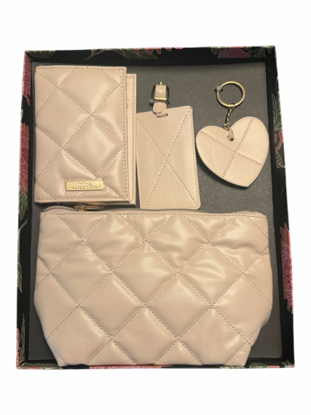Trina Turk Travel Gift Set Quilted Wallet Pouch Luggage Tag Keychain Boxed Set